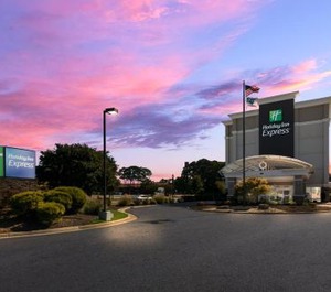 Holiday Inn Express Hampton Ihg Hotel 