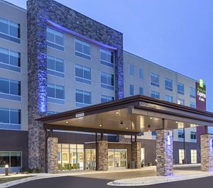 Holiday Inn Express Suites Hudson 