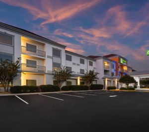 Holiday Inn Express Tifton Ihg Hotel 