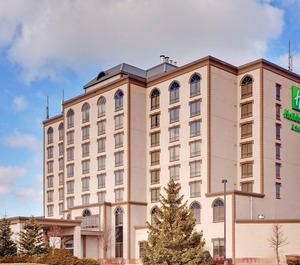 Holiday Inn Hotel Suites Mississauga Ihg 
