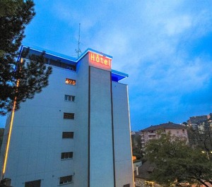 Hotel 