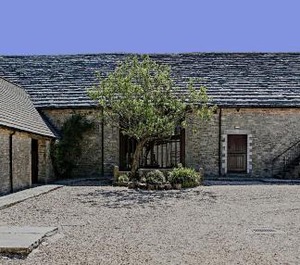 Kingston Country Courtyard 