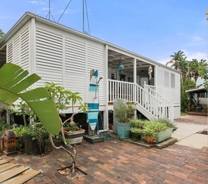 Gull Landsborough Pde Beach 