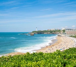 Residence Sea Golf Eugenie People Side 