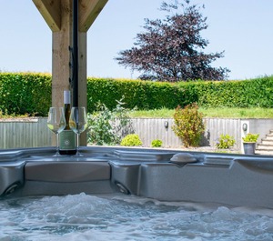 Llety Celyn The Hollies 