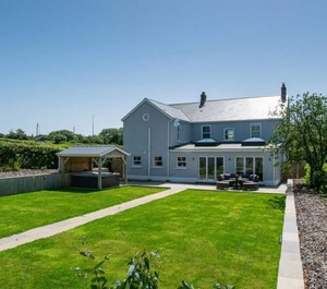 Llety Celyn The Hollies 