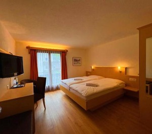 Madrisa Lodge 