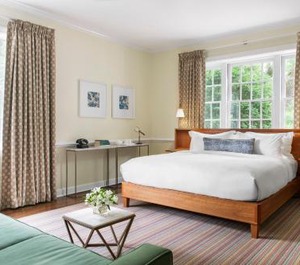 Oakhurst Inn 