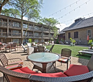 Stone Inn Boutique Hotel 