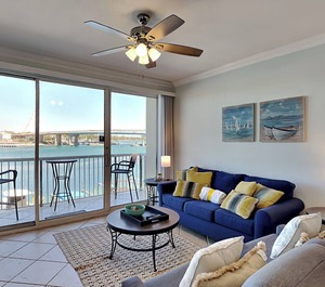 Palm Court Yacht Club 