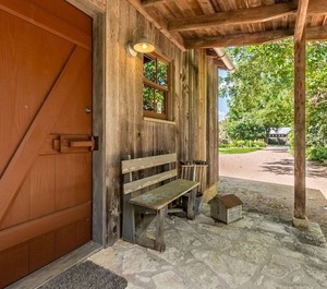 Ada Peach Street Hideaway 