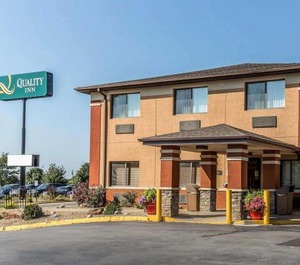 Quality Inn At Collins Road Cedar Rapids 