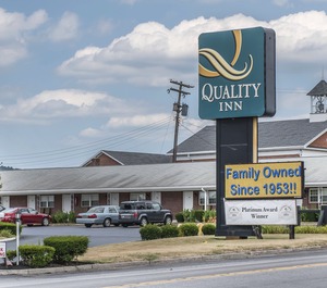 Quality Inn Breeze Manor 