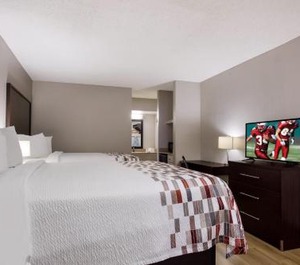 Red Roof Inn Suites Statesboro University 