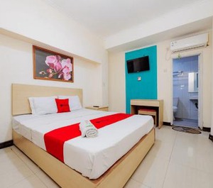 Reddoorz Istana Plaza 