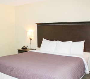 Located Seconds The Beach 