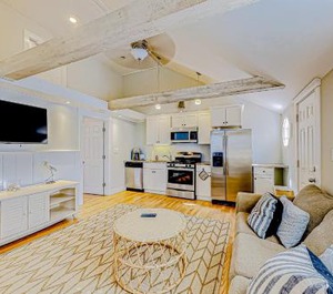 Salty Kisses Yarmouth 