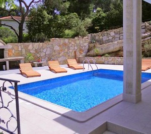 Swimming Puntinak Brac 