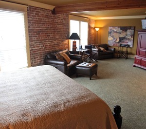 Stay Play Winery Loft Downtown Carlton 