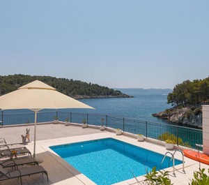 Milna Outdoor Swimming 