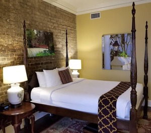 The Lodge Alley Inn 