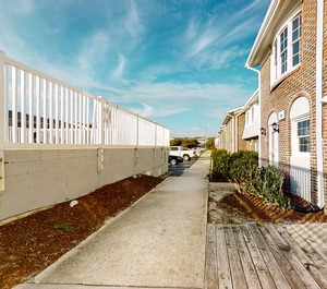 Pine Knoll Townes Shores 