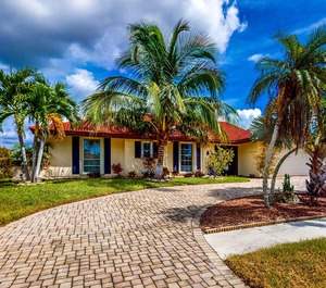 Island Manor 
