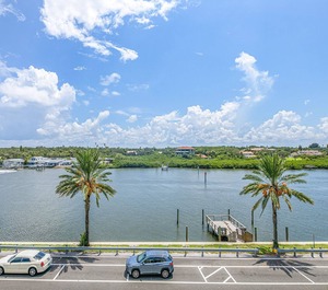 West Coast Vista Bay 