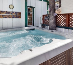 Whiskey Mountain Lodge 
