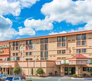 Wyndham Garden Hotel Newark Airport 