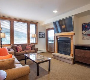 Zephyr Mountain Lodge Furnishings 