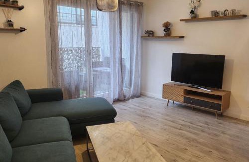 Les Puces de Saint-Ouen Apartment | Élégance et charme aux portes de Paris