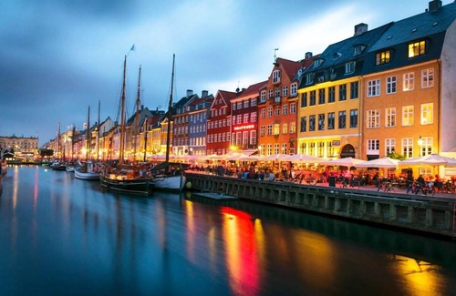 Copenhagen City Centre Apartment | 100 m² Apartment ∙ 6 bedrooms ∙ 13 guests