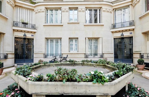 Ternes Apartment | 100 m² Apartment ∙ 1 bedroom ∙ 5 guests