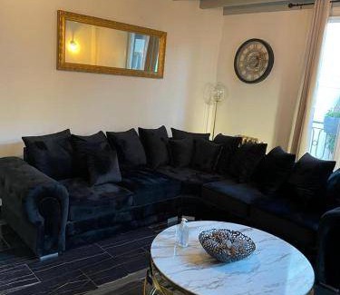 Arcueil Villa | 100 m² Villa ∙ 1 bedroom ∙ 2 guests