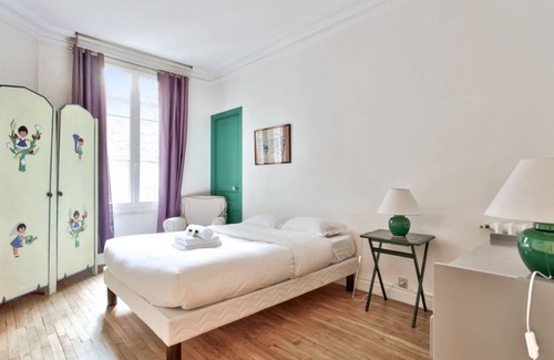 Montmartre Apartment | 115 m² Apartment ∙ 2 bedrooms ∙ 4 guests