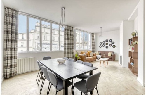 Montmartre Apartment | 147 m² Apartment ∙ 3 bedrooms ∙ 8 guests