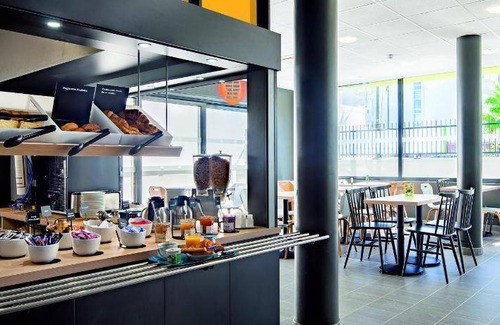 Bobigny Hotel | 16 m² Hotel ∙ 10 guests