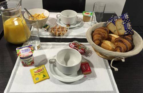 Maisons-Alfort Hotel | 17 m² Hotel ∙ 2 guests