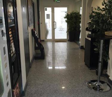 Maisons-Alfort Hotel | 17 m² Hotel ∙ 2 guests