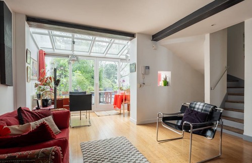 Charonne House | 180 m² House ∙ 3 bedrooms ∙ 6 guests