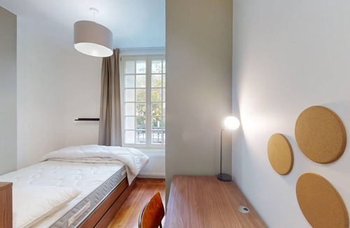 18th Arrondissement Resort | 185 m² Private room ∙ 1 bedroom ∙ 2 guests