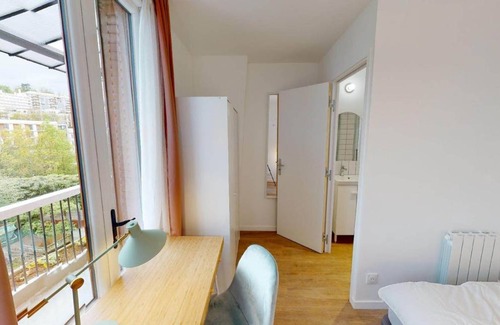 Issy-les-Moulineaux Resort | 188 m² Private room ∙ 1 bedroom ∙ 1 guest