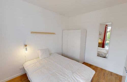 Issy-les-Moulineaux Resort | 188 m² Private room ∙ 1 bedroom ∙ 1 guest