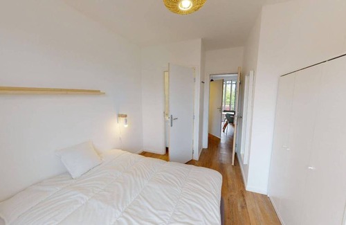 Issy-les-Moulineaux Resort | 188 m² Private room ∙ 1 bedroom ∙ 1 guest