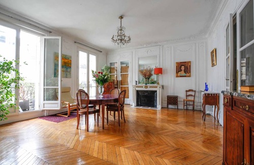 Quartier de l'Ecole-Militaire Apartment | 195 m² Apartment ∙ 4 bedrooms ∙ 6 guests