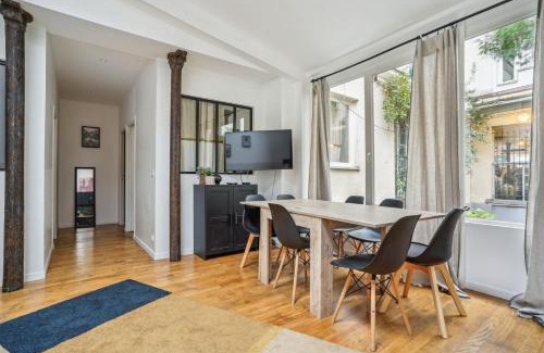 Porte-Saint-Martin Apartment | 205-Suite Villa Valmy