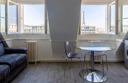 Quartier de l'Ecole-Militaire Apartment | 22 m² Apartment ∙ 2 guests