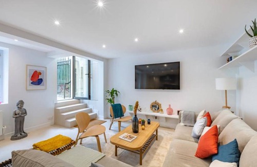 18th Arrondissement Resort | 220 m² Private room ∙ 1 bedroom ∙ 1 guest