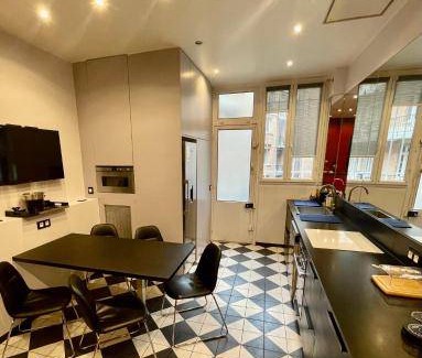 Ternes Apartment | 240 m² Apartment ∙ 4 bedrooms ∙ 10 guests